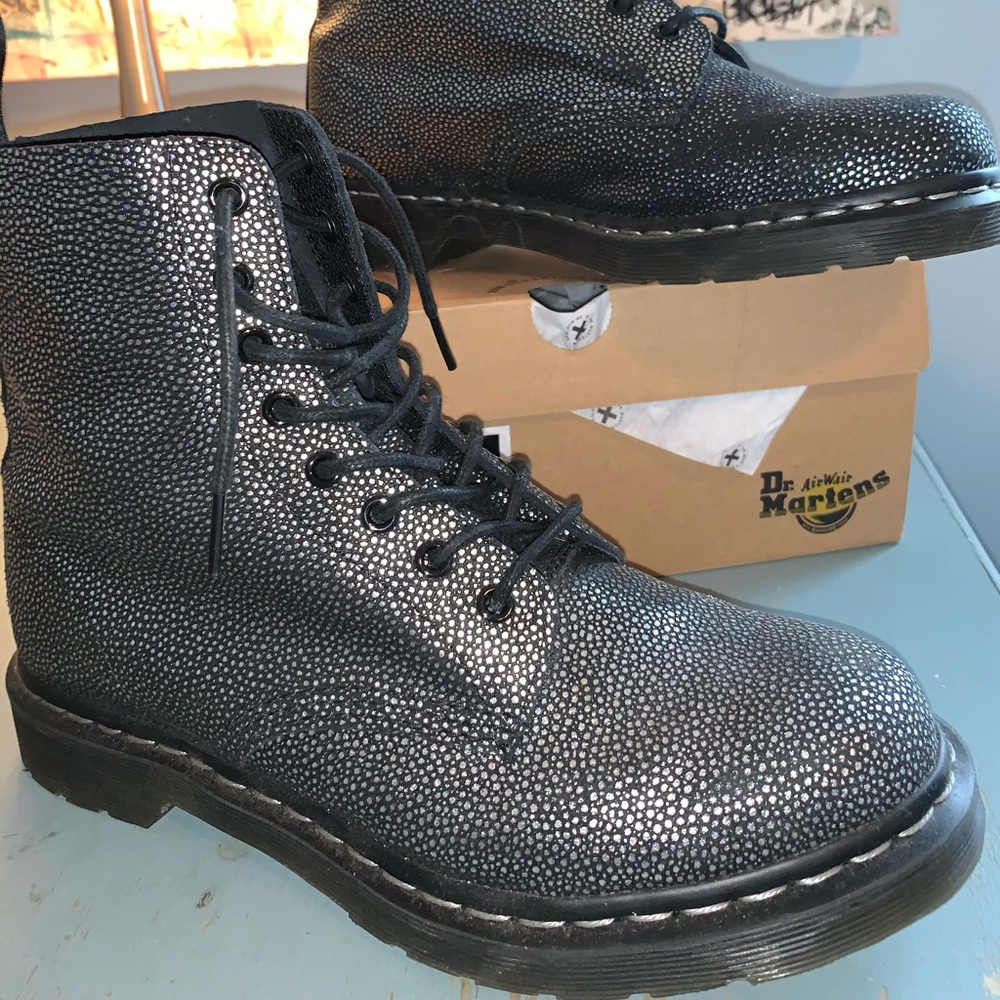 Dr Martens Pascal Boot Size 11 - Pebble Metallic